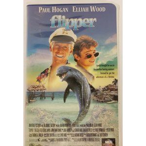 VHS Tape "Flipper" Paul Hogan, Elijah Wood 1996 PG